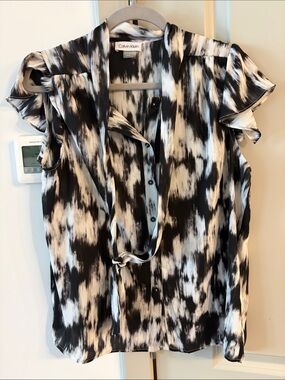 Calvin Klein Black & White Tie-Neck Flutter Sleeve Blouse